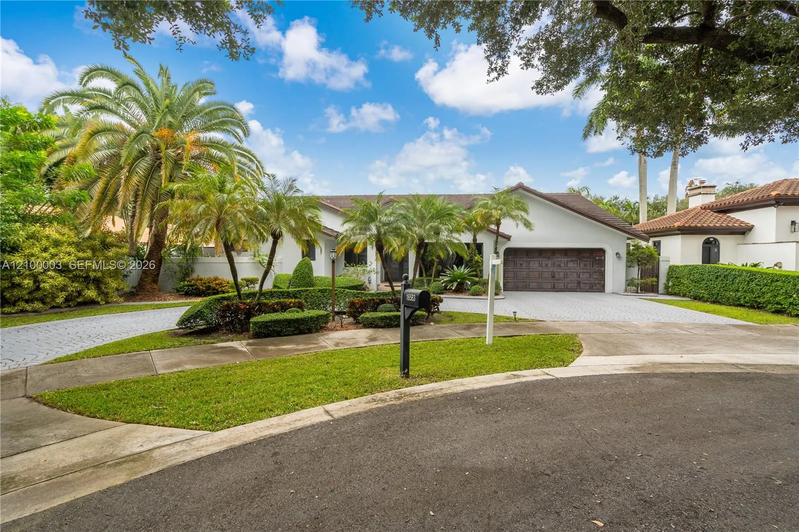 View details of listing 16583 NW 83rd Place, Miami Lakes, FL 33016 Miami Lakes with MLS#