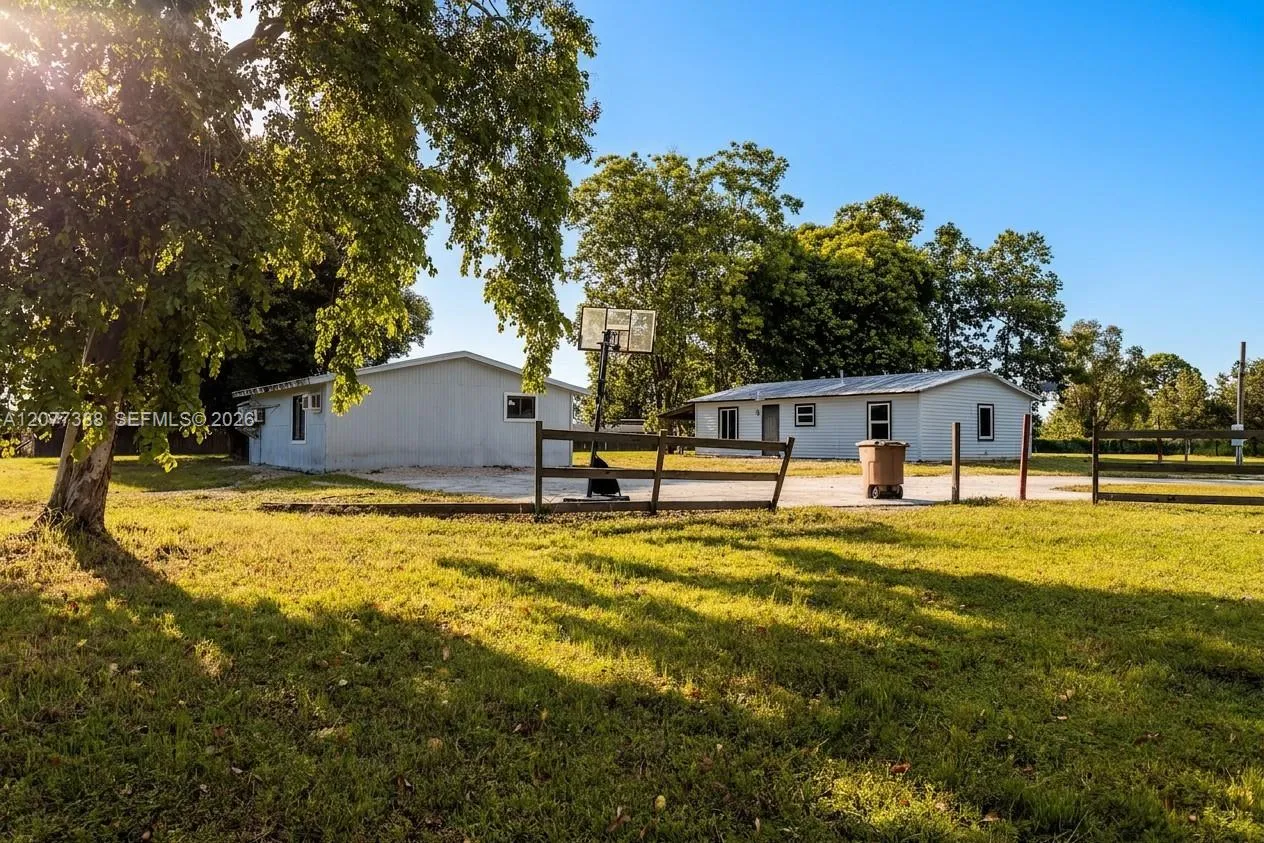 Listing  1659 Crescent Avenue, FL 33935, FL 33935