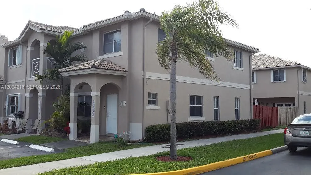 View details of listing 16620 NW 72nd Court 16620, Miami Lakes, FL 33014 Miami Lakes with MLS#