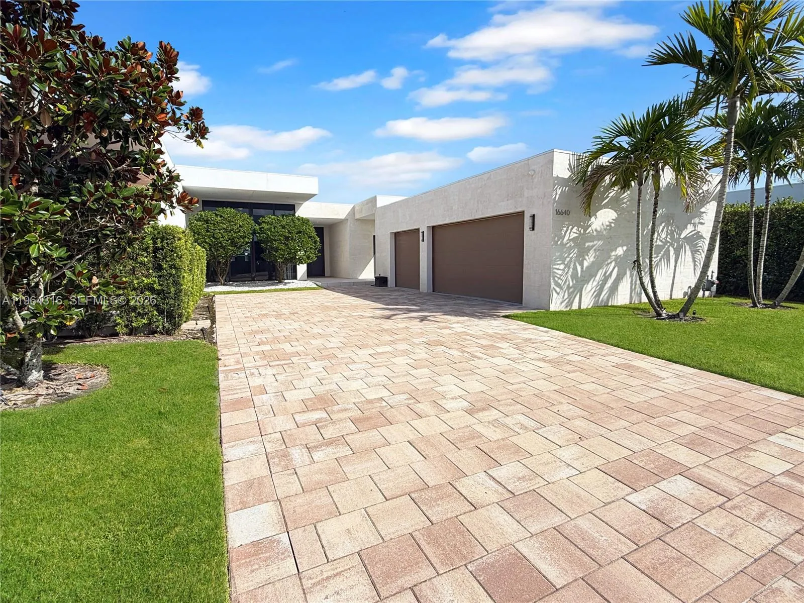View details of listing 16640 Sunset Way, Weston, FL 33326 Weston with MLS# 