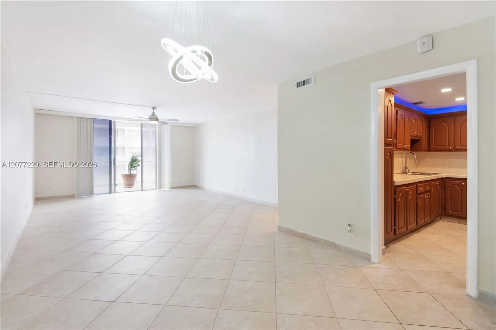 Listing  16740 NE 9th Avenue 604, North Miami Beach, FL 33162, North Miami Beach, FL 33162