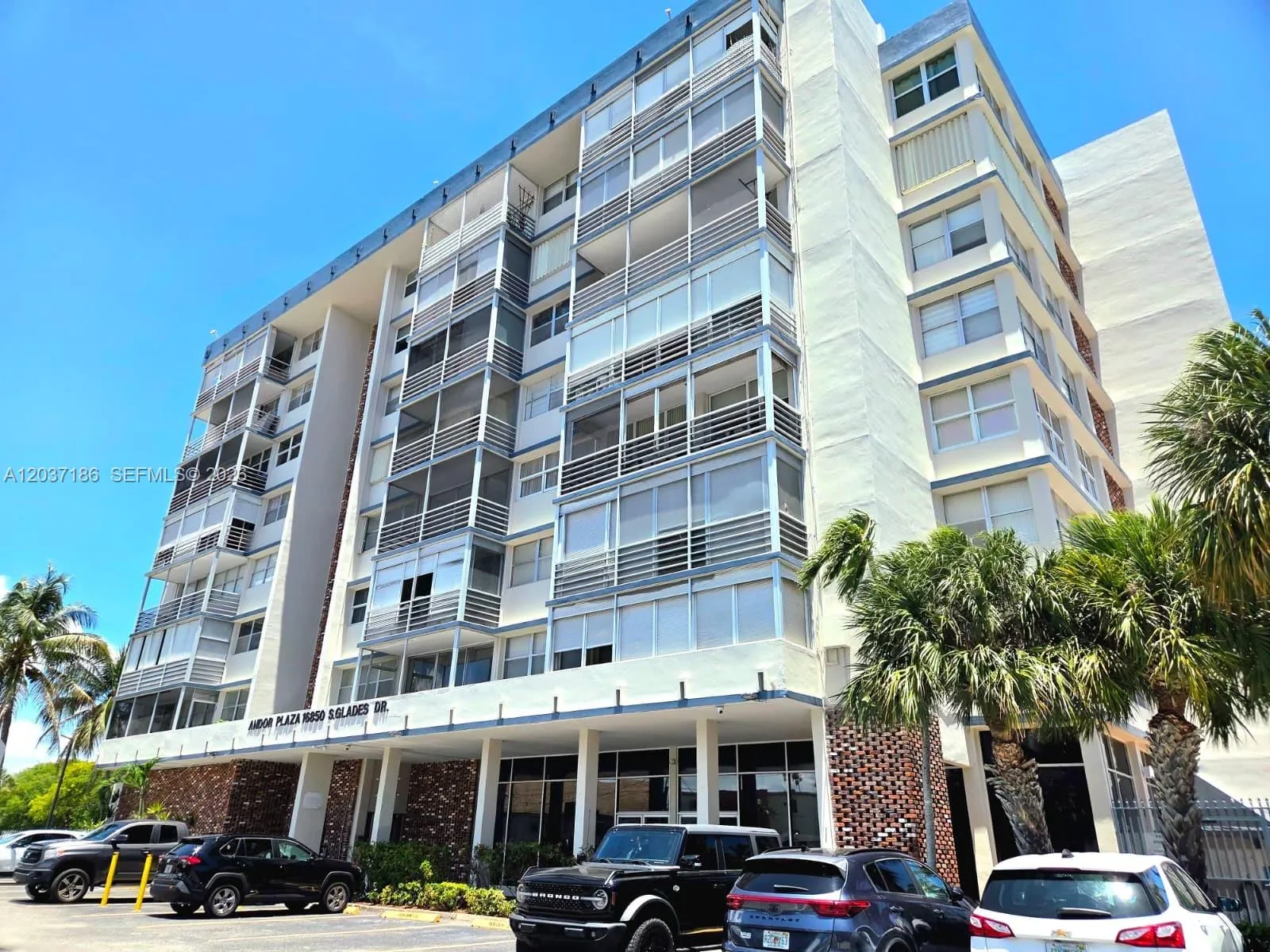 Listing  16850 S Glades Drive 2K, North Miami Beach, FL 33162, North Miami Beach, FL 33162