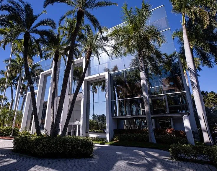 Listing  16853 NE 2nd Avenue S200, North Miami Beach, FL 33162, North Miami Beach, FL 33162