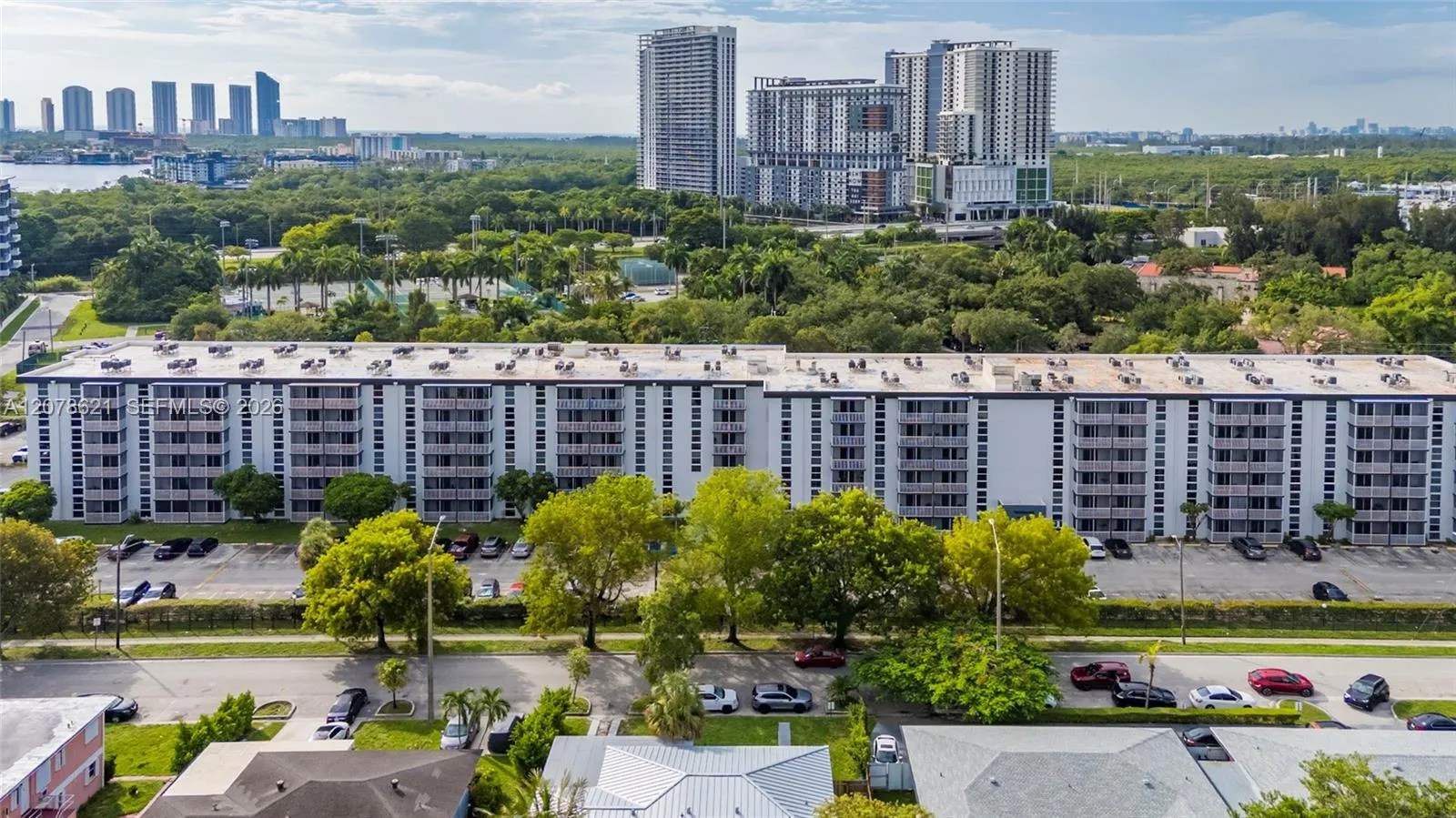 View details of listing 16950 W Dixie Highway A626, North Miami Beach, FL 33160 North Miami Beach with MLS# 