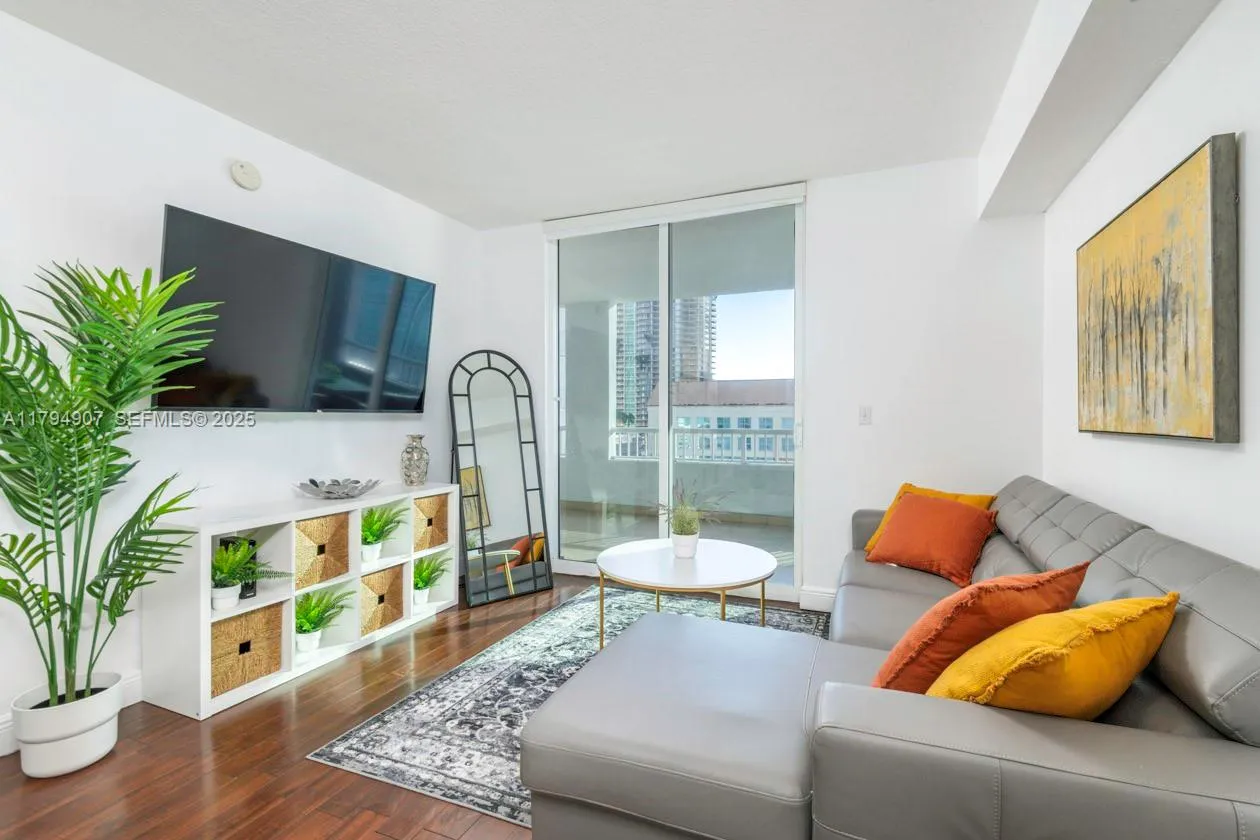 View details of listing 170 SE 14th Street 1905, Miami, FL 33131 Miami with MLS# 