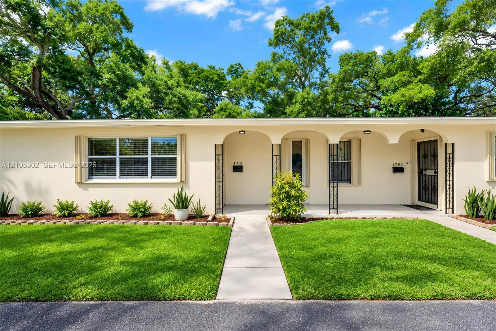 View details of listing 1701 NE 143rd Street 1701, North Miami, FL 33181 North Miami with MLS#