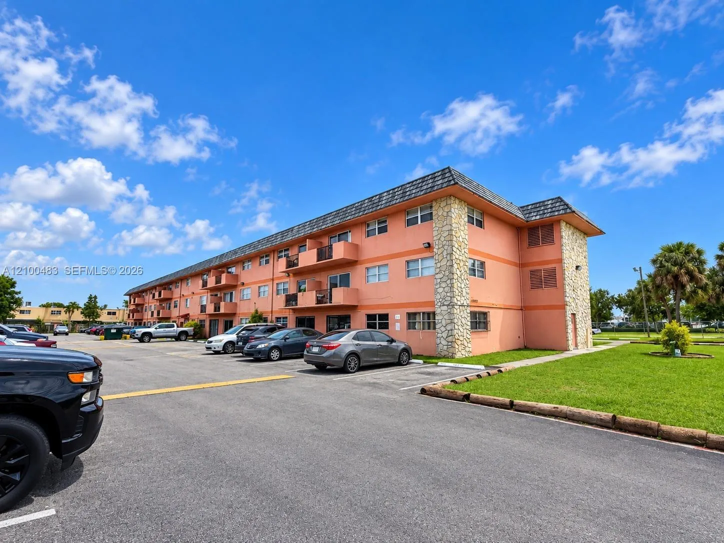 View details of listing 17101 NW 57th Avenue 115, Miami Gardens, FL 33055 Miami Gardens with MLS#