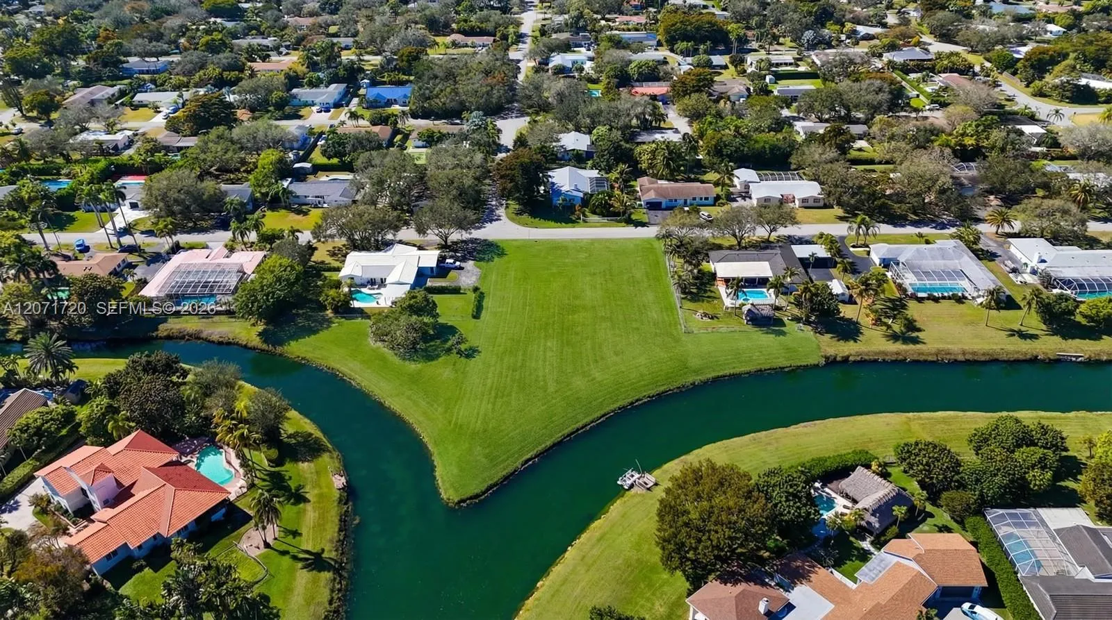 View details of listing 17325 SW 84 Avenue, Palmetto Bay, FL 33157 Palmetto Bay with MLS# 