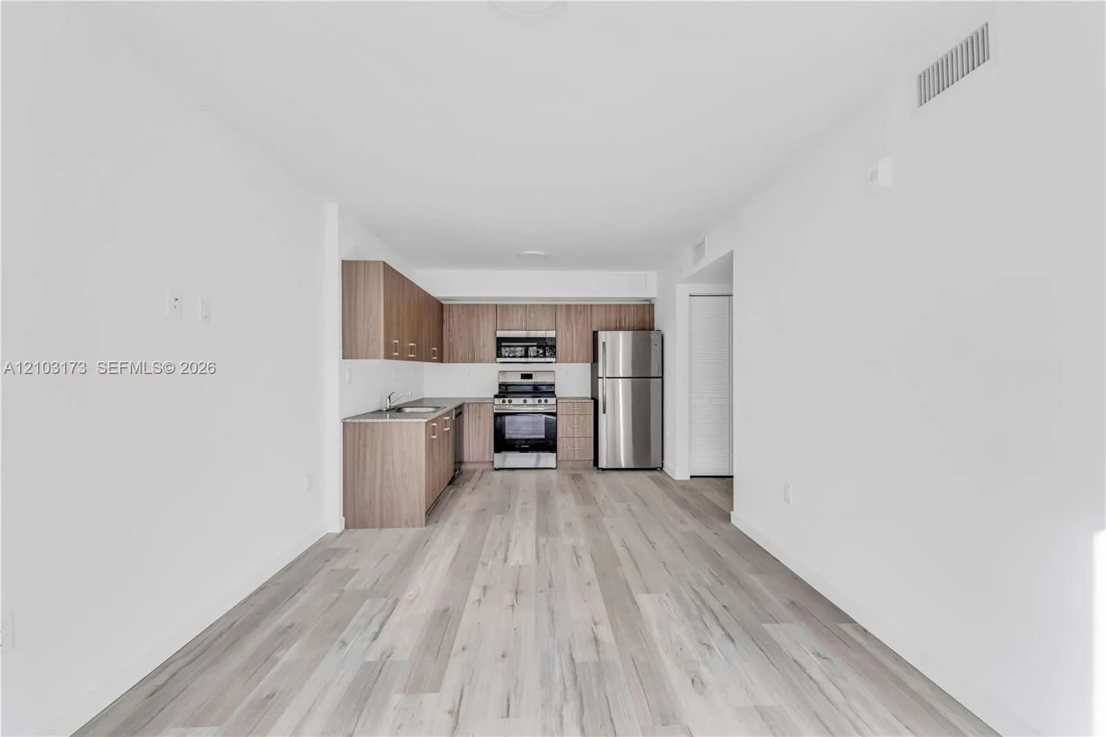 Listing  175 NW 160th Street 313, North Miami Beach, FL 33169, North Miami Beach, FL 33169