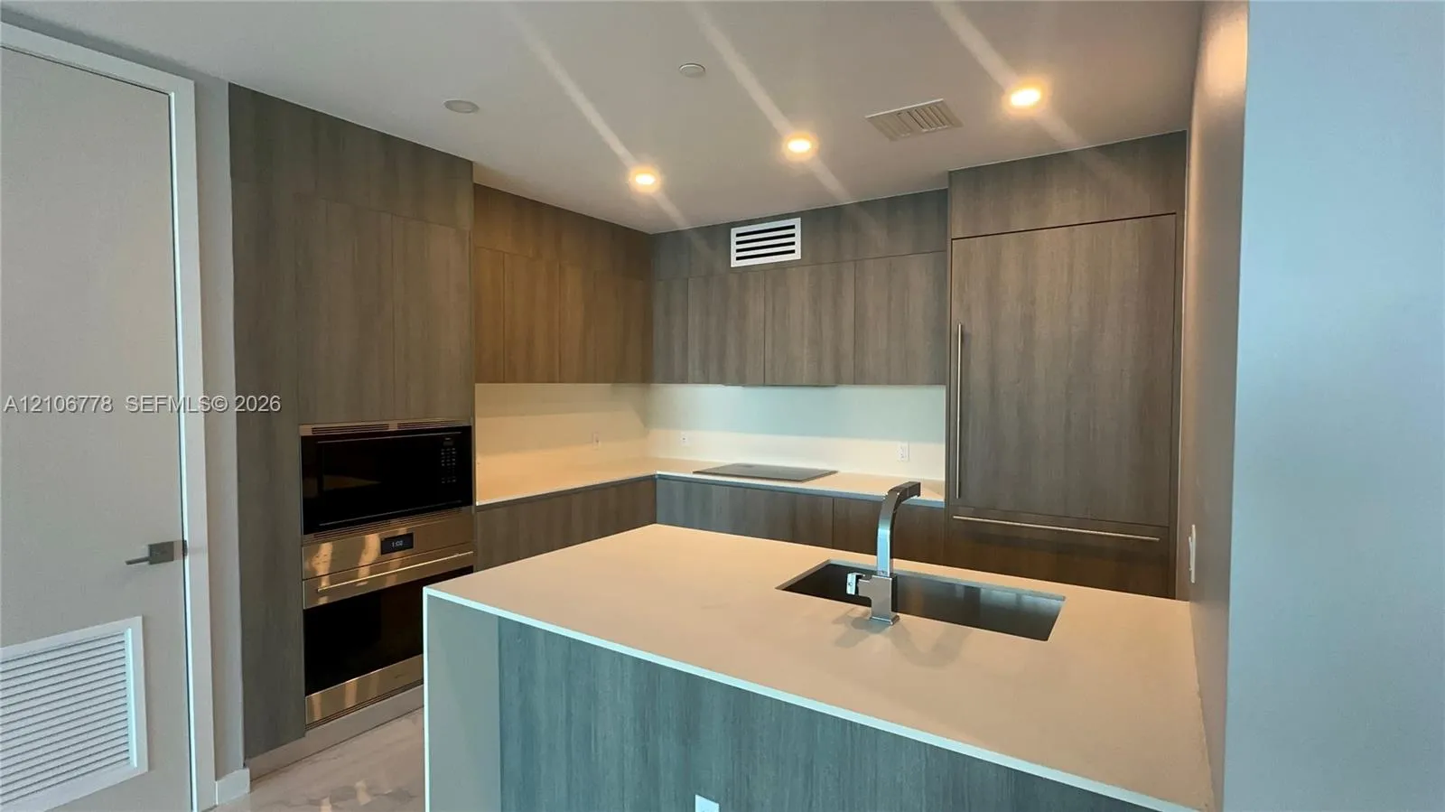 Listing  17550 Collins Avenue 803, Sunny Isles Beach, FL 33160, Sunny Isles Beach, FL 33160