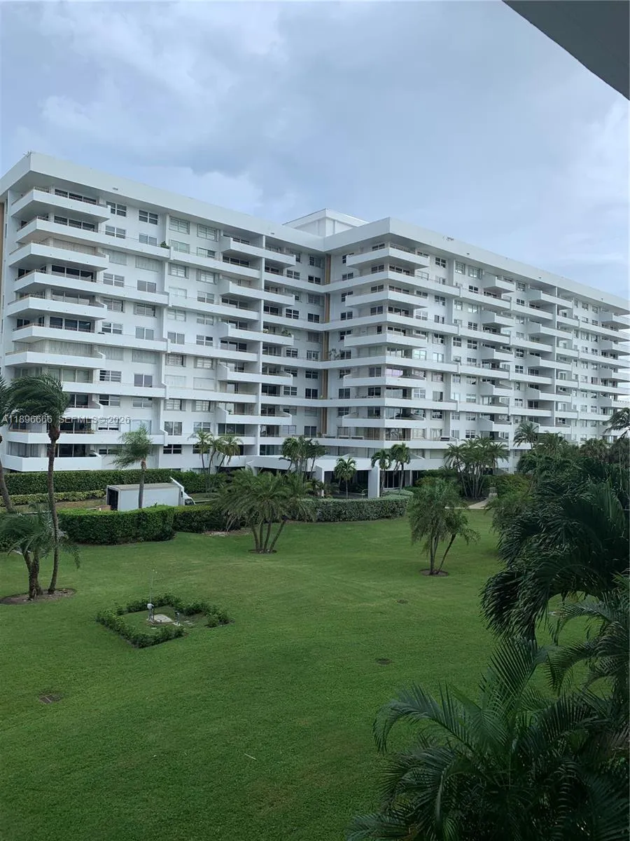 View details of listing 177 Ocean Lane Drive 208, Key Biscayne, FL 33149 Key Biscayne with MLS#