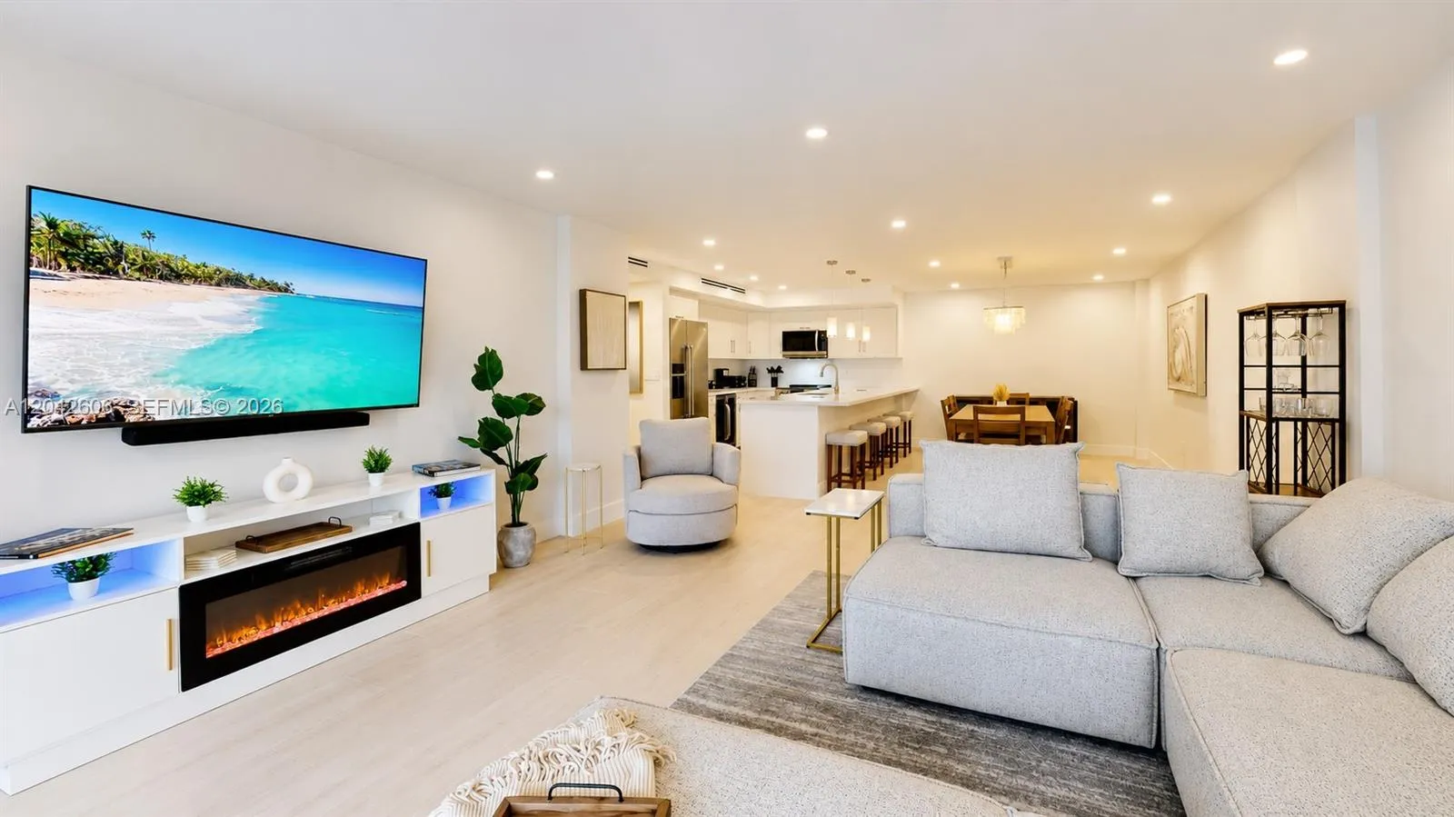 View details of listing 177 Ocean Lane Drive 213, Key Biscayne, FL 33149 Key Biscayne with MLS#