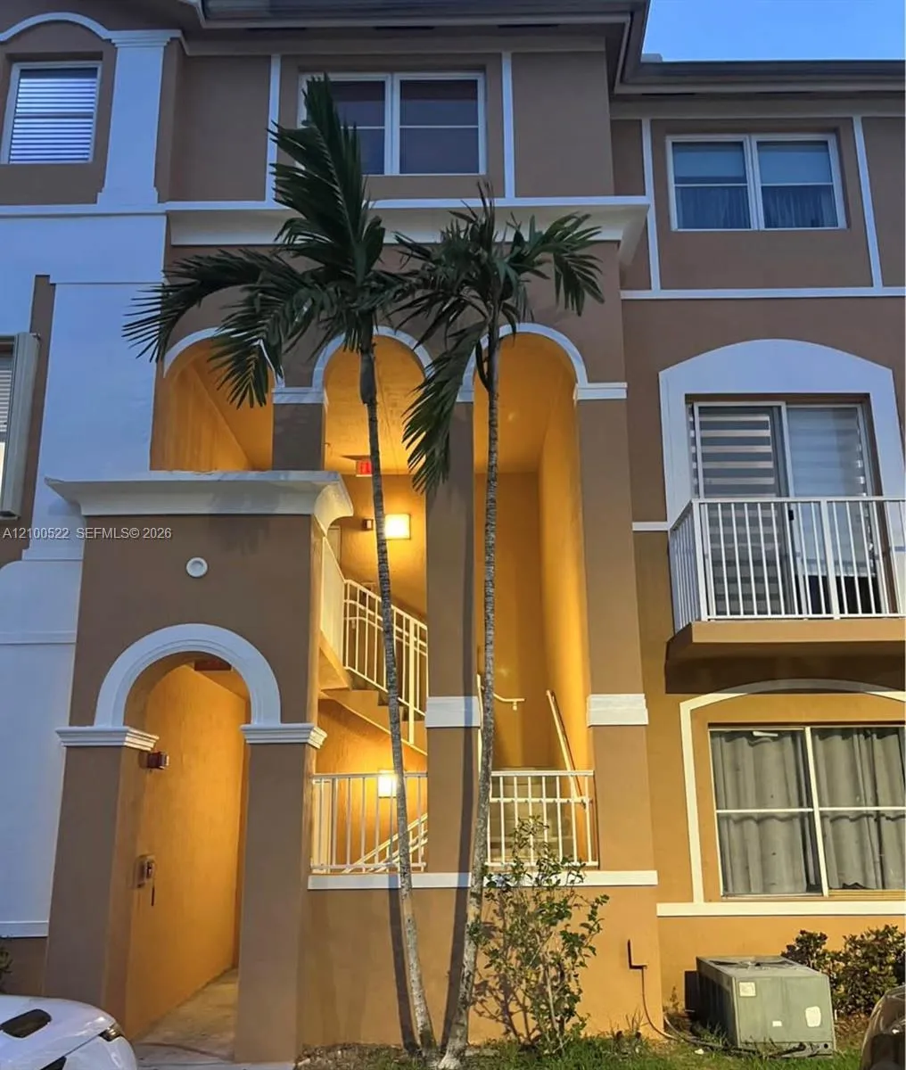 Listing  17800 NW 73rd Avenue 205-21, Hialeah, FL 33015, Hialeah, FL 33015