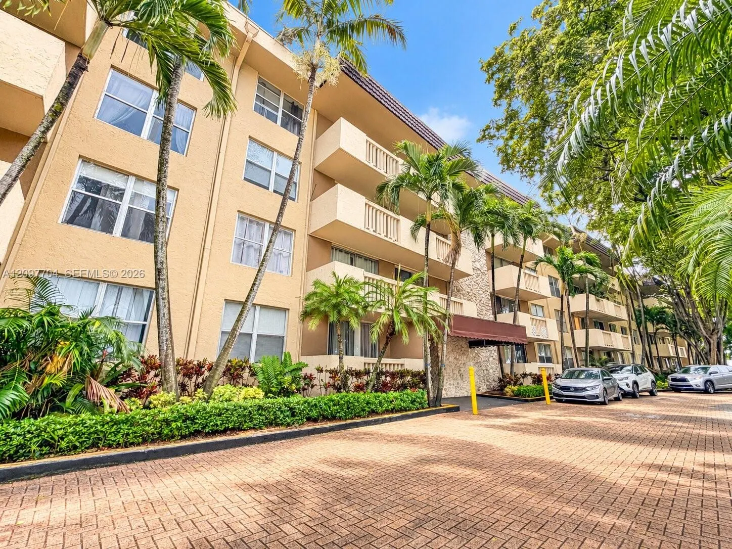 View details of listing 1800 Sans Souci Boulevard 236, North Miami, FL 33181 North Miami with MLS#