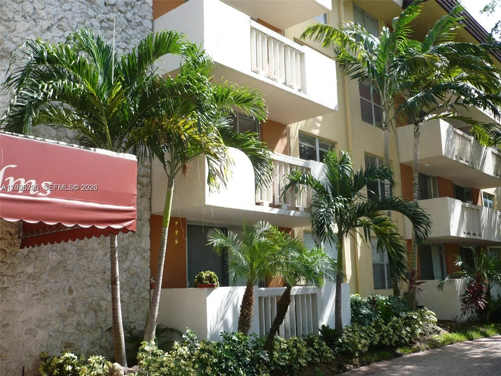 View details of listing 1800 Sans Souci Boulevard 316, North Miami, FL 33181 North Miami with MLS#