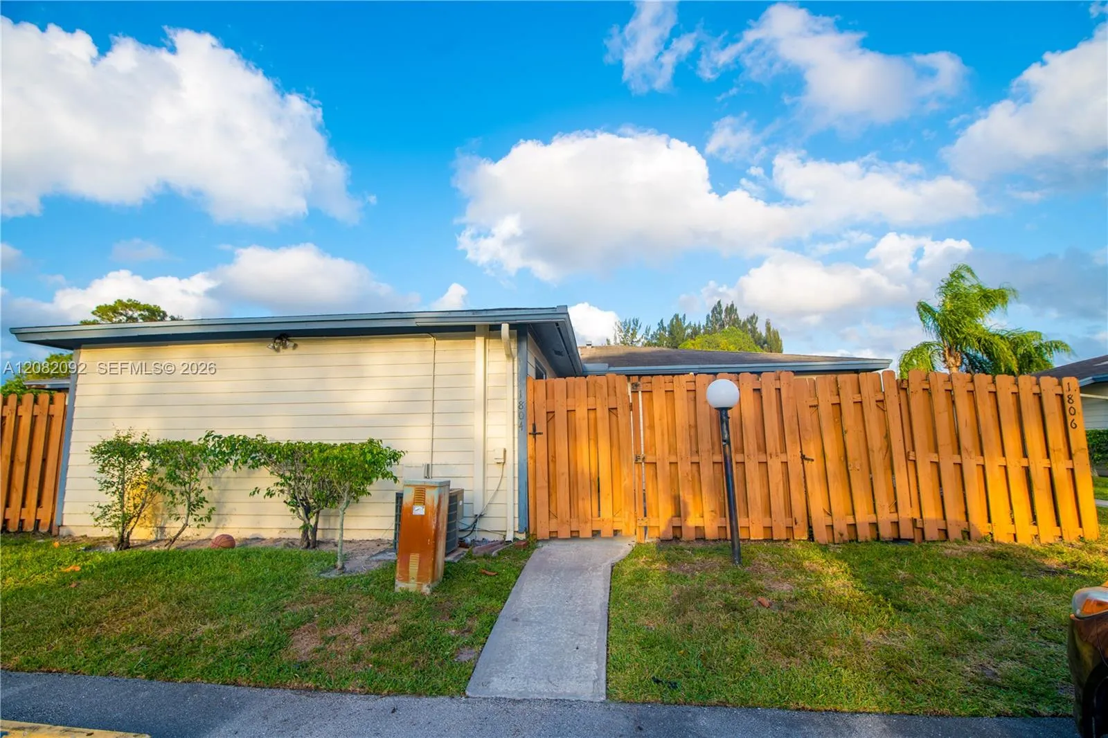 View details of listing 1804 My Place, West Palm Beach, FL 33417 West Palm Beach with MLS#