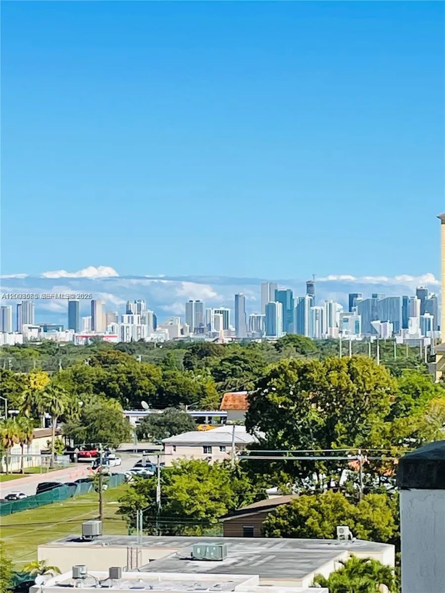 View details of listing 1805 Ponce De Leon Boulevard 611, Coral Gables, FL 33134 Coral Gables with MLS#