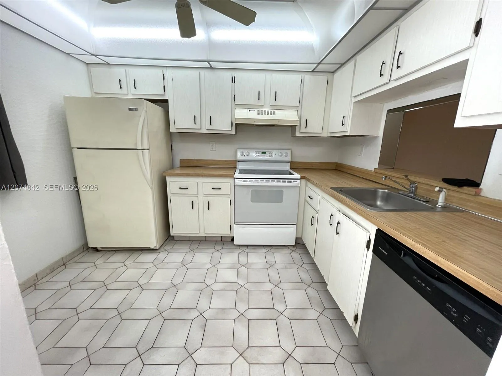 Listing  1810 SW 81st Avenue 2401, North Lauderdale, FL 33068, North Lauderdale, FL 33068