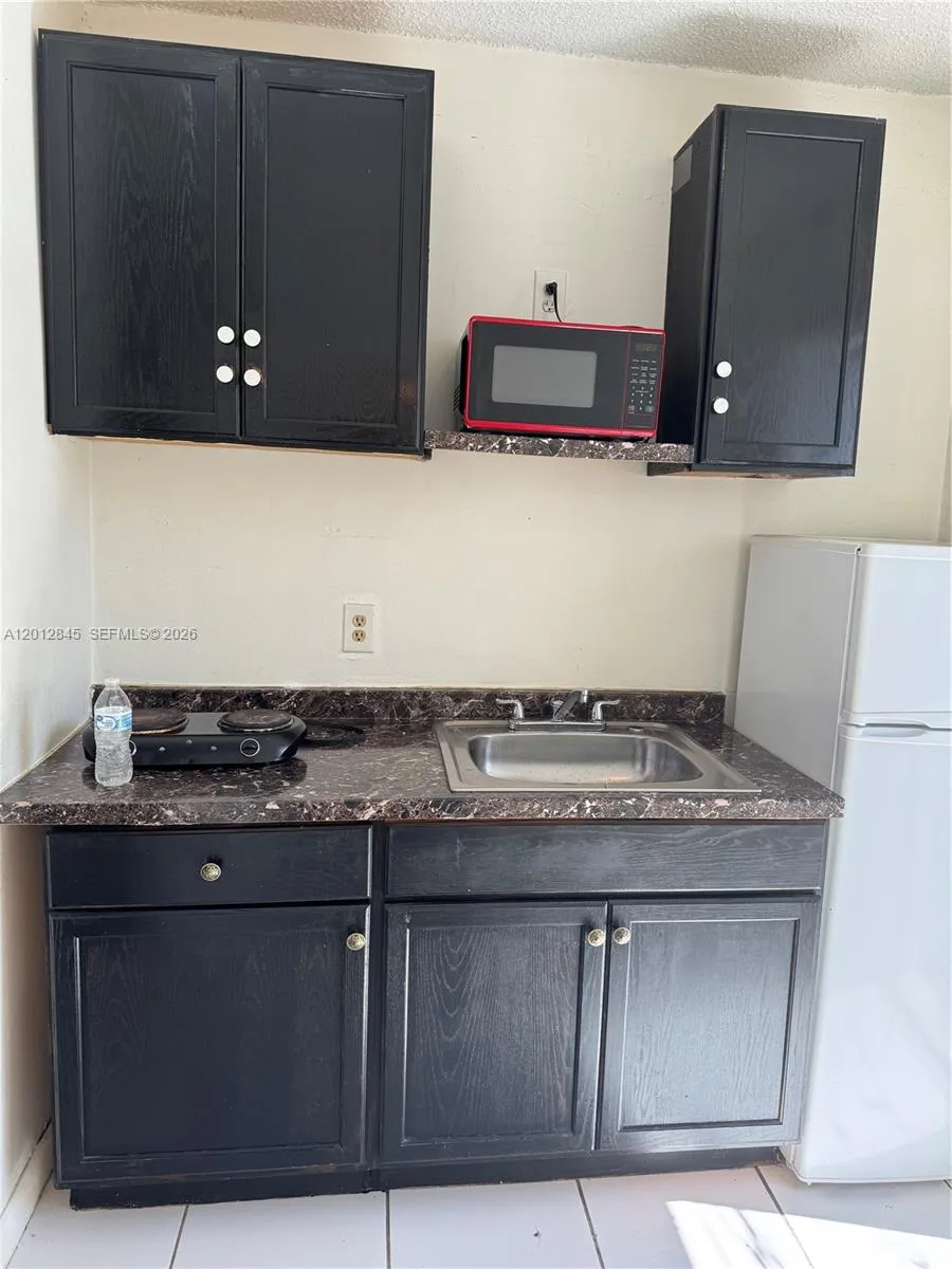 View details of listing 1822 Cleveland Street 4, Hollywood, FL 33020 Hollywood with MLS#