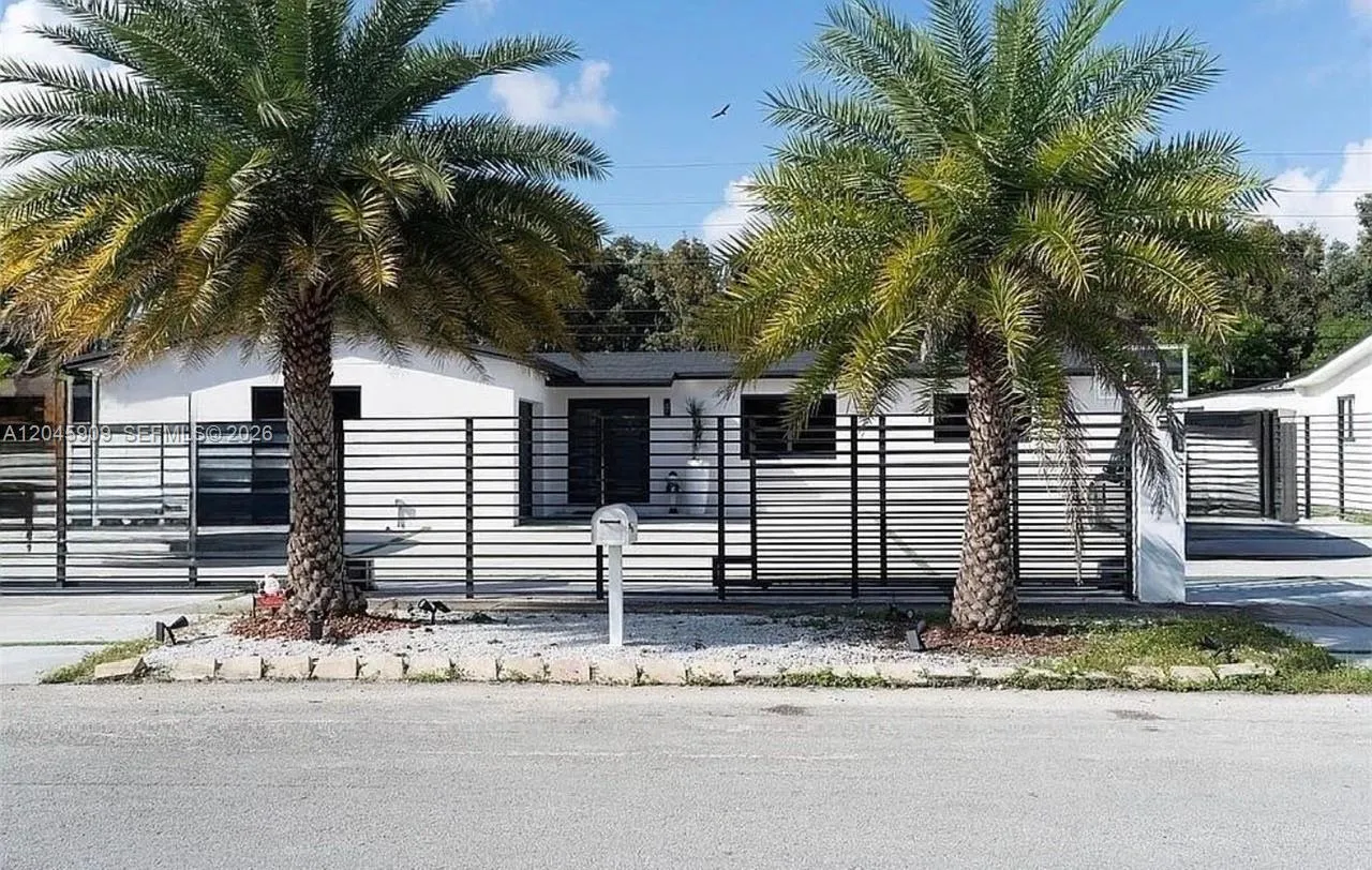 Listing  18250 NW 86th Avenue, Hialeah, FL 33015, Hialeah, FL 33015