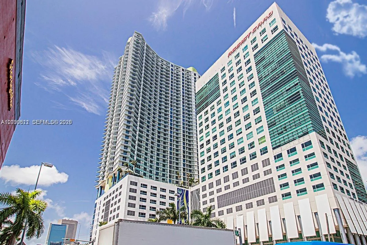 View details of listing 185 SW 7th Street 1414, Miami, FL 33130 Miami with MLS# 