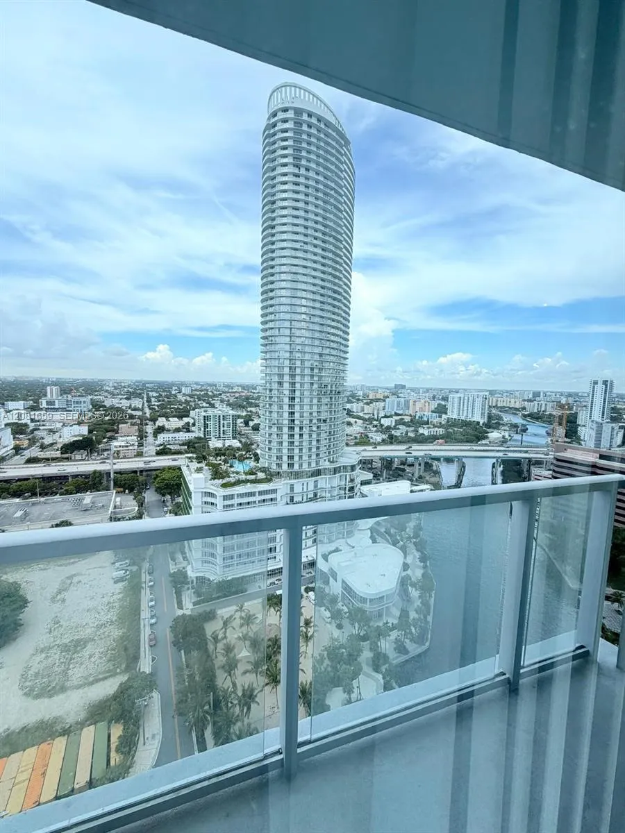 View details of listing 185 SW 7th Street 2600, Miami, FL 33130 Miami with MLS#