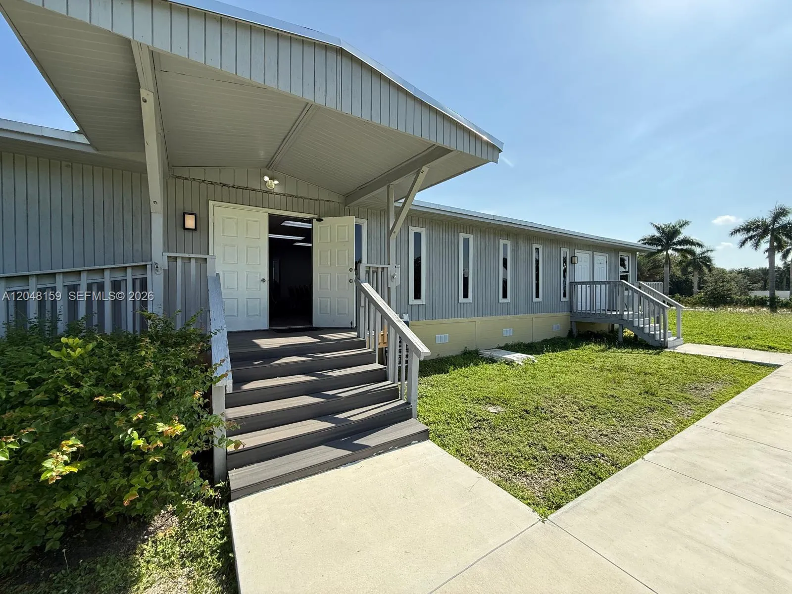 View details of listing 18500 Griffin Road, Southwest Ranches, FL 33332 Southwest Ranches with MLS#