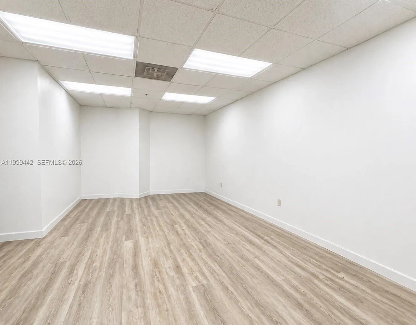 View details of listing 18501 Pines Boulevard 377, Pembroke Pines, FL 33029 Pembroke Pines with MLS# 