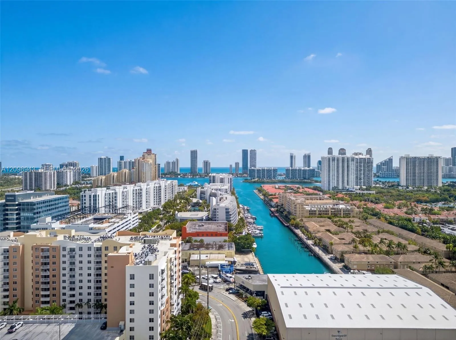 View details of listing 18800 NE 29th Avenue 904, Aventura, FL 33180 Aventura with MLS# 
