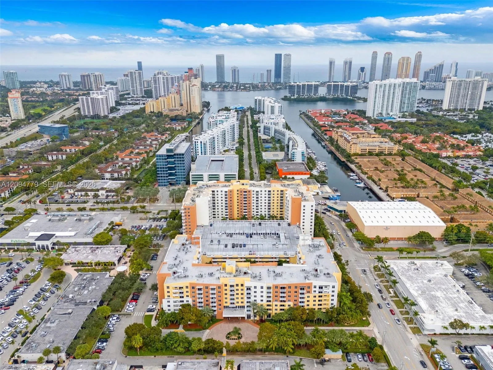 View details of listing 18800 NE 29th Avenue 922, Aventura, FL 33180 Aventura with MLS# 