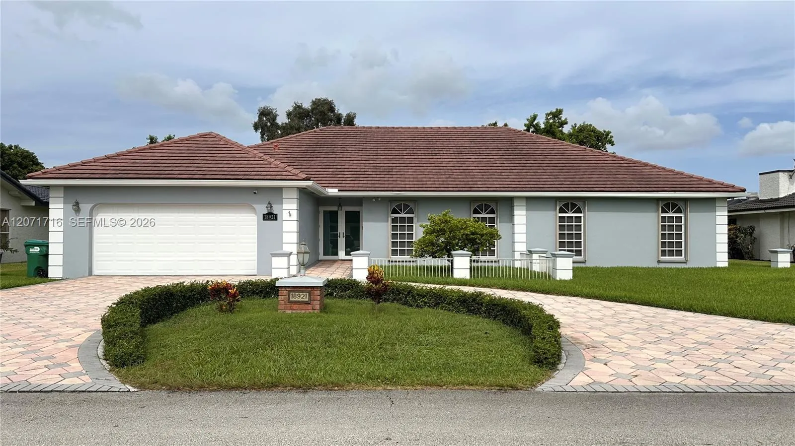 Listing  18921 W Oakmont Drive, Hialeah, FL 33015, Hialeah, FL 33015