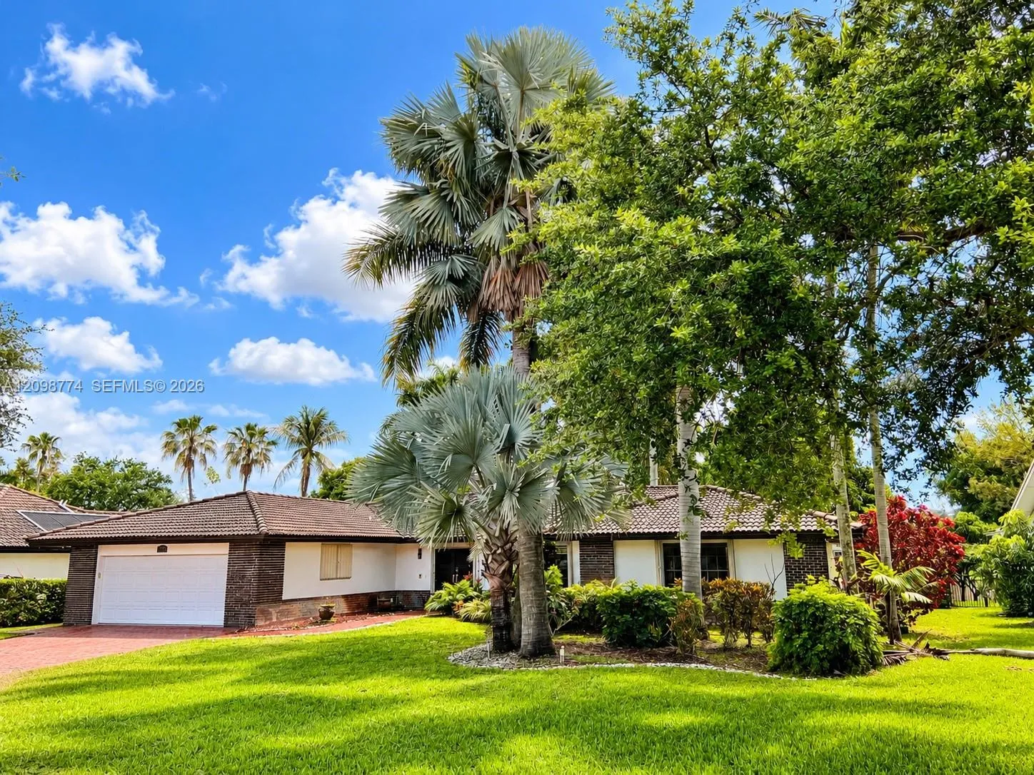 Listing  19265 E Saint Andrews Drive, Hialeah, FL 33015, Hialeah, FL 33015