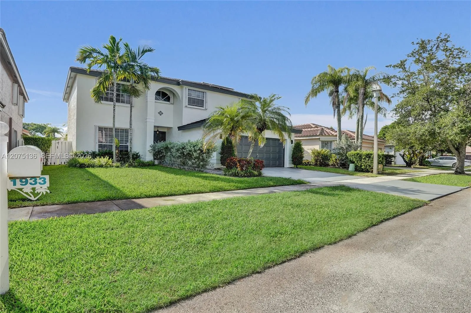 View details of listing 1933 SW 180th Terrace, Miramar, FL 33029 Miramar with MLS# 