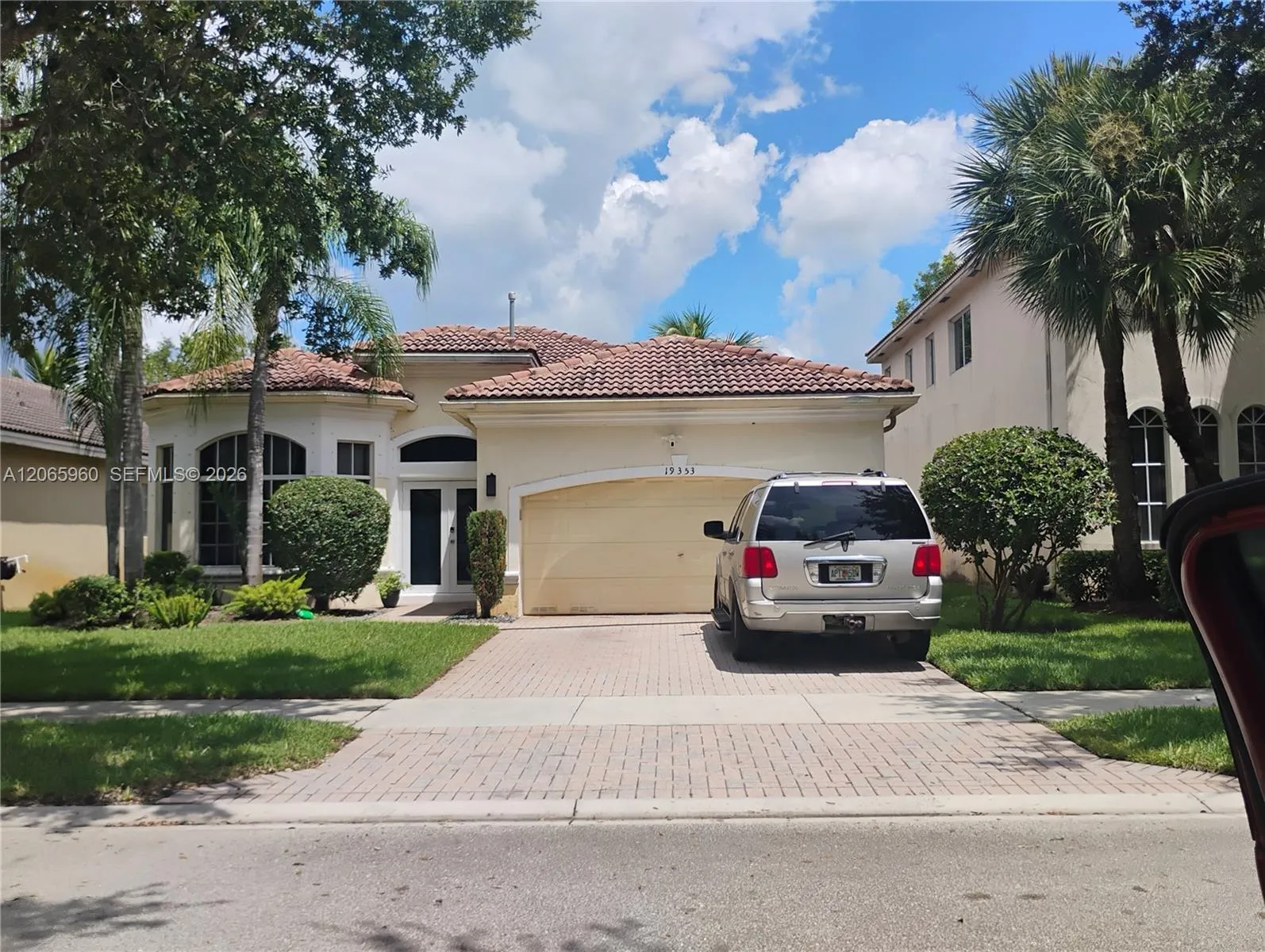 Listing  19353 SW 60th Court, Pembroke Pines, FL 33332, Pembroke Pines, FL 33332