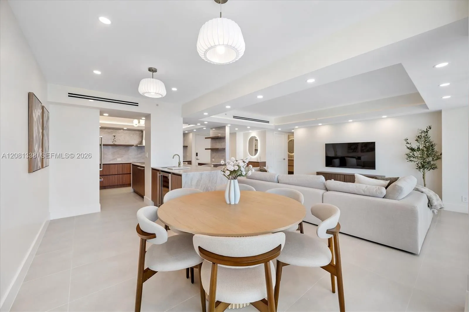 View details of listing 19355 Turnberry Way 19F, Aventura, FL 33180 Aventura with MLS#