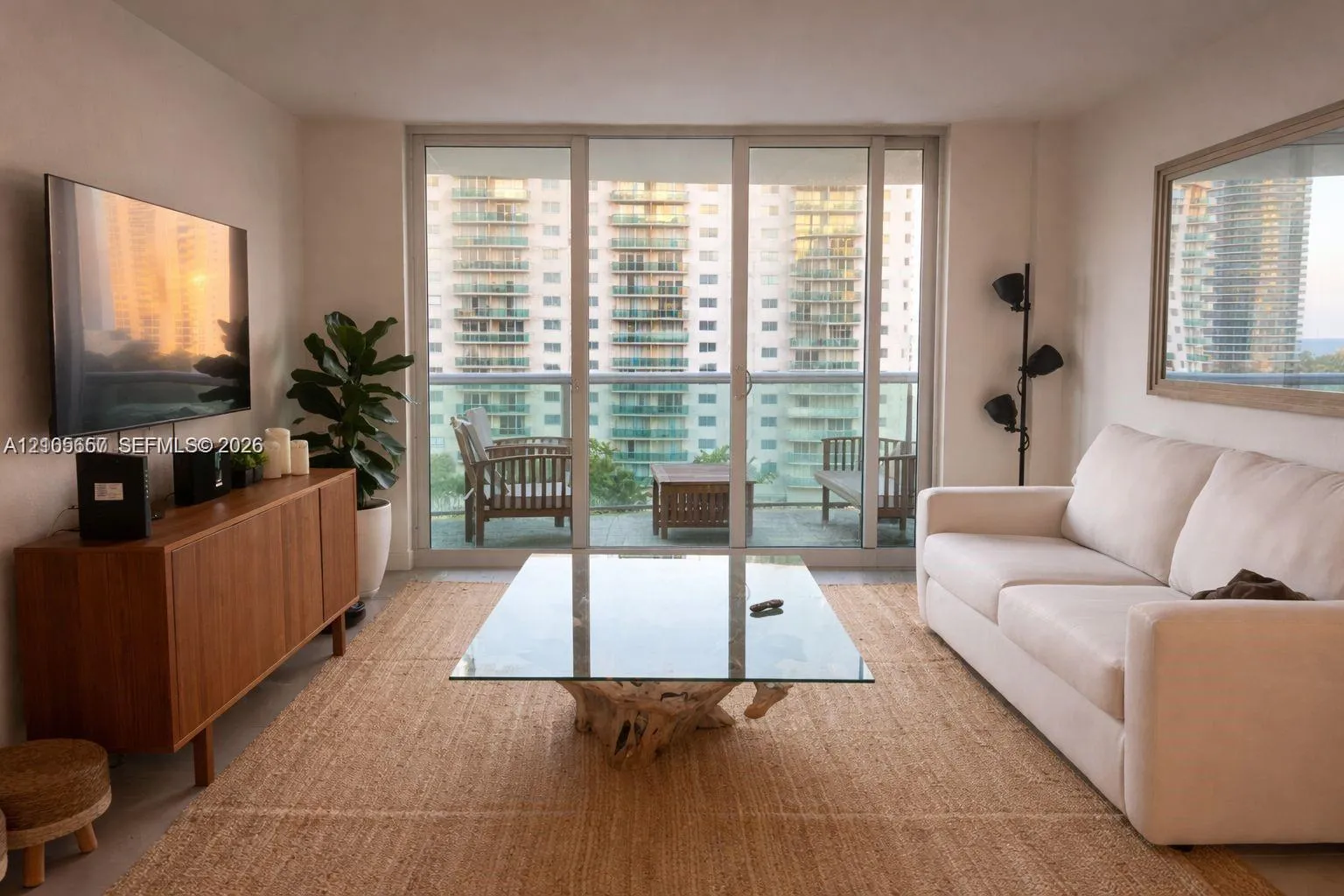 Listing  19380 Collins Avenue 808, Sunny Isles Beach, FL 33160, Sunny Isles Beach, FL 33160