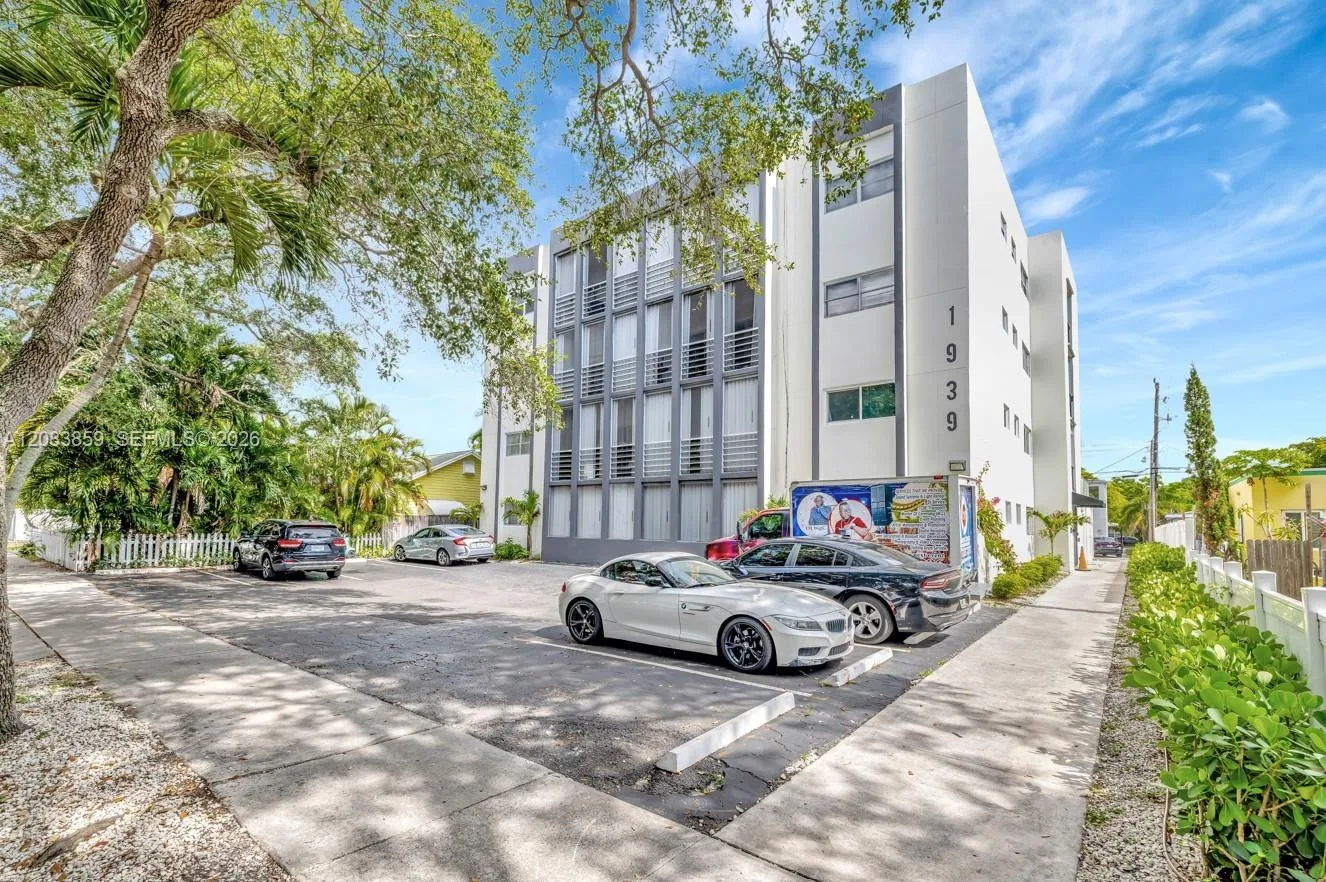 Listing  1939 Jefferson Street 103, Hollywood, FL 33020, Hollywood, FL 33020