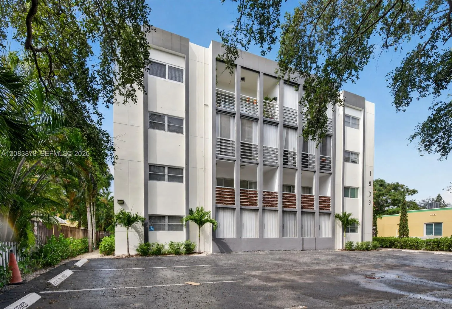 Listing  1939 Jefferson Street 204, Hollywood, FL 33020, Hollywood, FL 33020