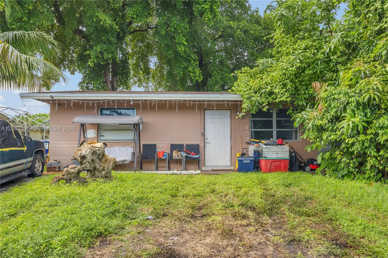 View details of listing 1947 SW 63rd Terrace, North Lauderdale, FL 33068 North Lauderdale with MLS#