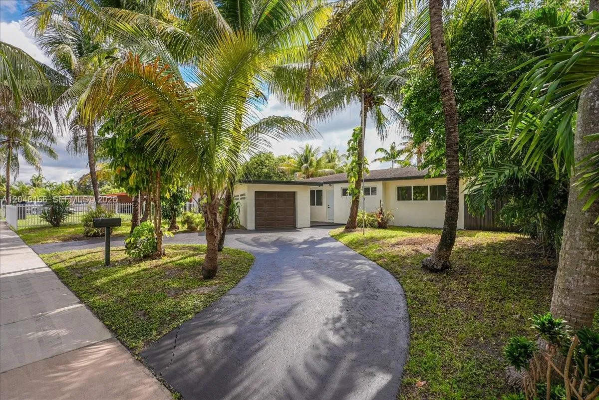 Listing  19531 NW 1st Place, Miami Gardens, FL 33169, Miami Gardens, FL 33169