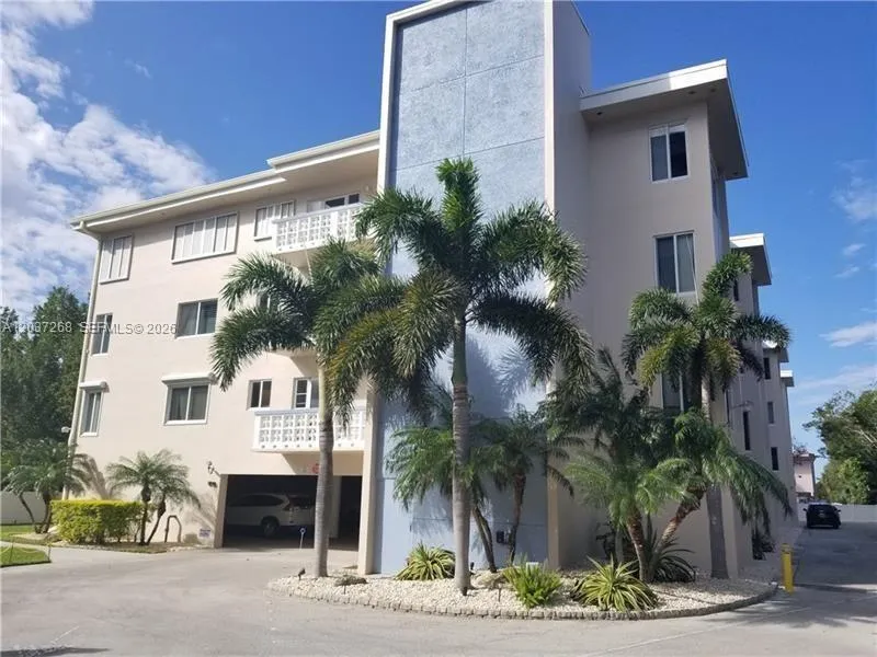 View details of listing 1965 S Ocean Boulevard 208, Lauderdale-By-The-Sea, FL 33062 Lauderdale-By-The-Sea with MLS# 