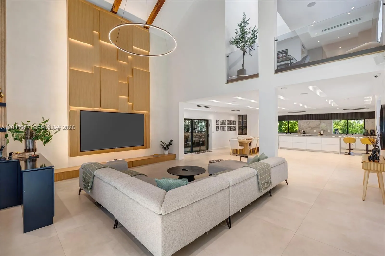 Listing  1977 S Oak Haven Circle, Miami, FL 33179, Miami, FL 33179