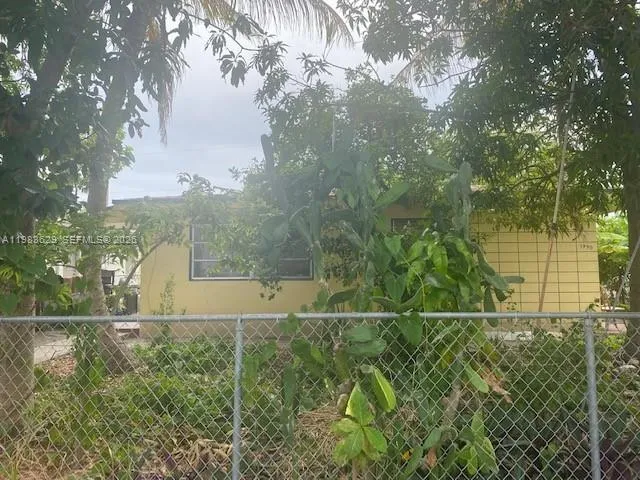 Listing  1990 NE 168 Street, North Miami Beach, FL 33162, North Miami Beach, FL 33162