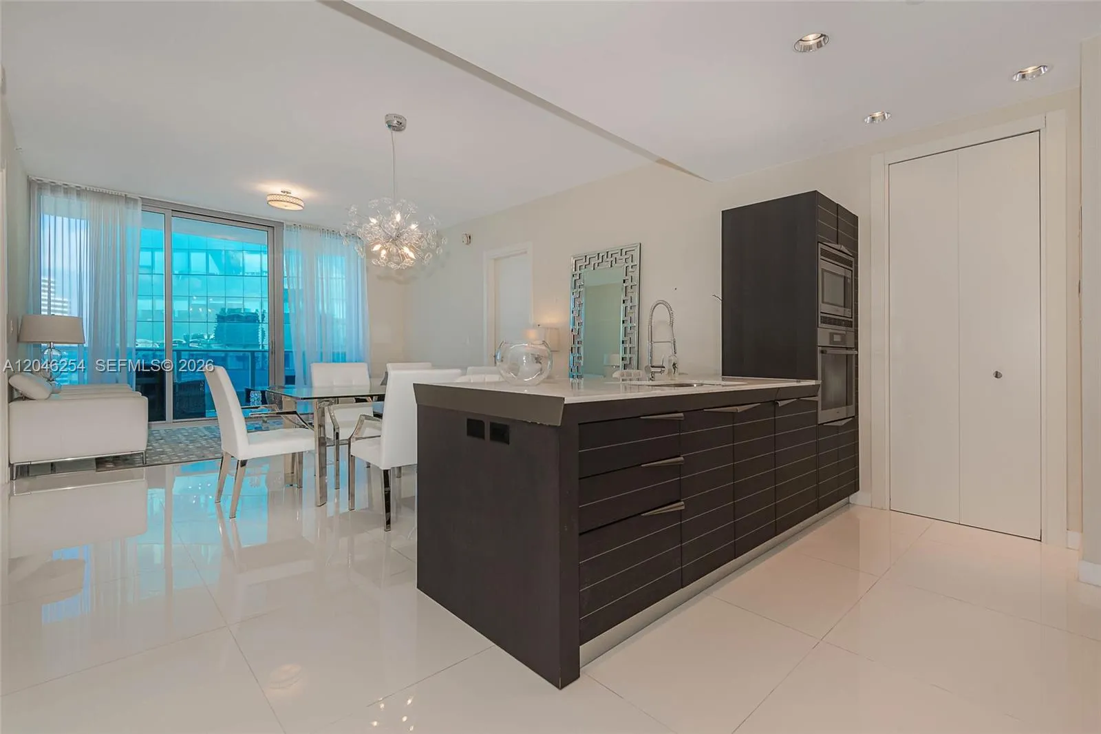 View details of listing 200 Biscayne Boulevard Way 5109, Miami, FL 33131 Miami with MLS#