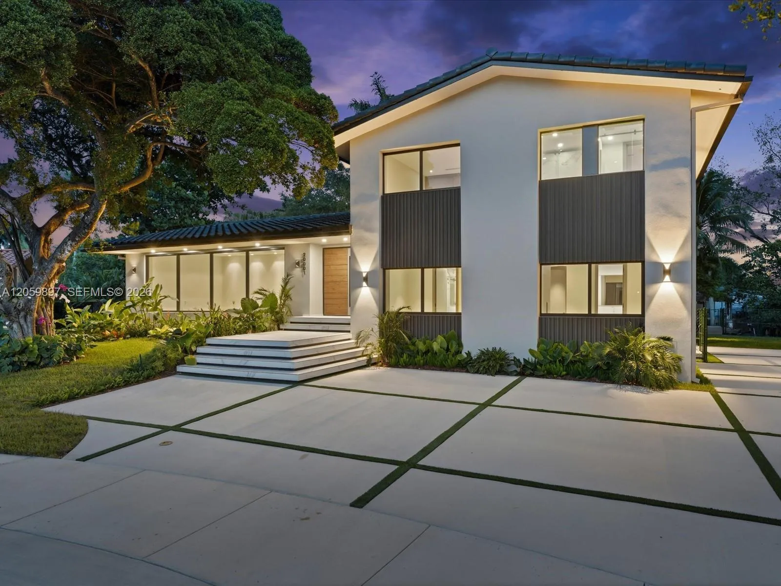 Listing  20001 NE 25th Avenue, Miami, FL 33180, Miami, FL 33180