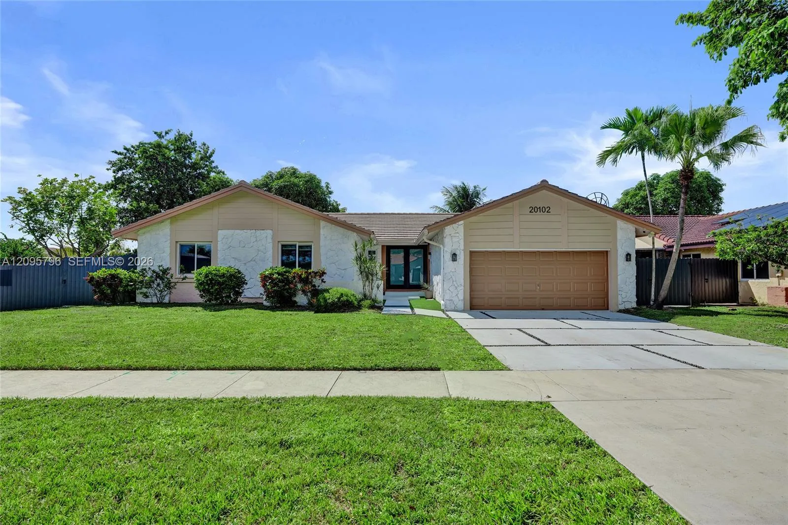 View details of listing 20102 NW 62nd Avenue, Hialeah, FL 33015 Hialeah with MLS# 