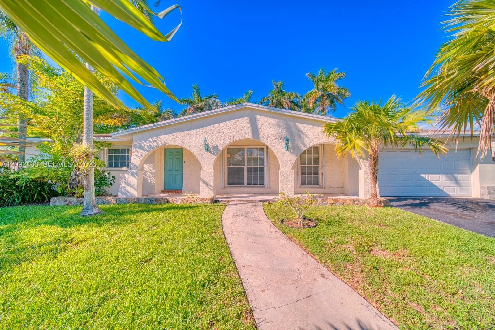 View details of listing 20120 SW 84th Place, Cutler Bay, FL 33189 Cutler Bay with MLS#