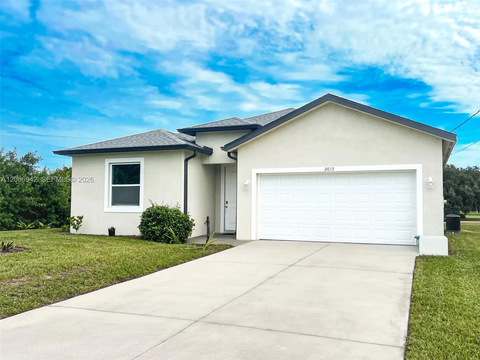 Listing  2013 Odessa Circle, LaBelle, FL 33935, LaBelle, FL 33935