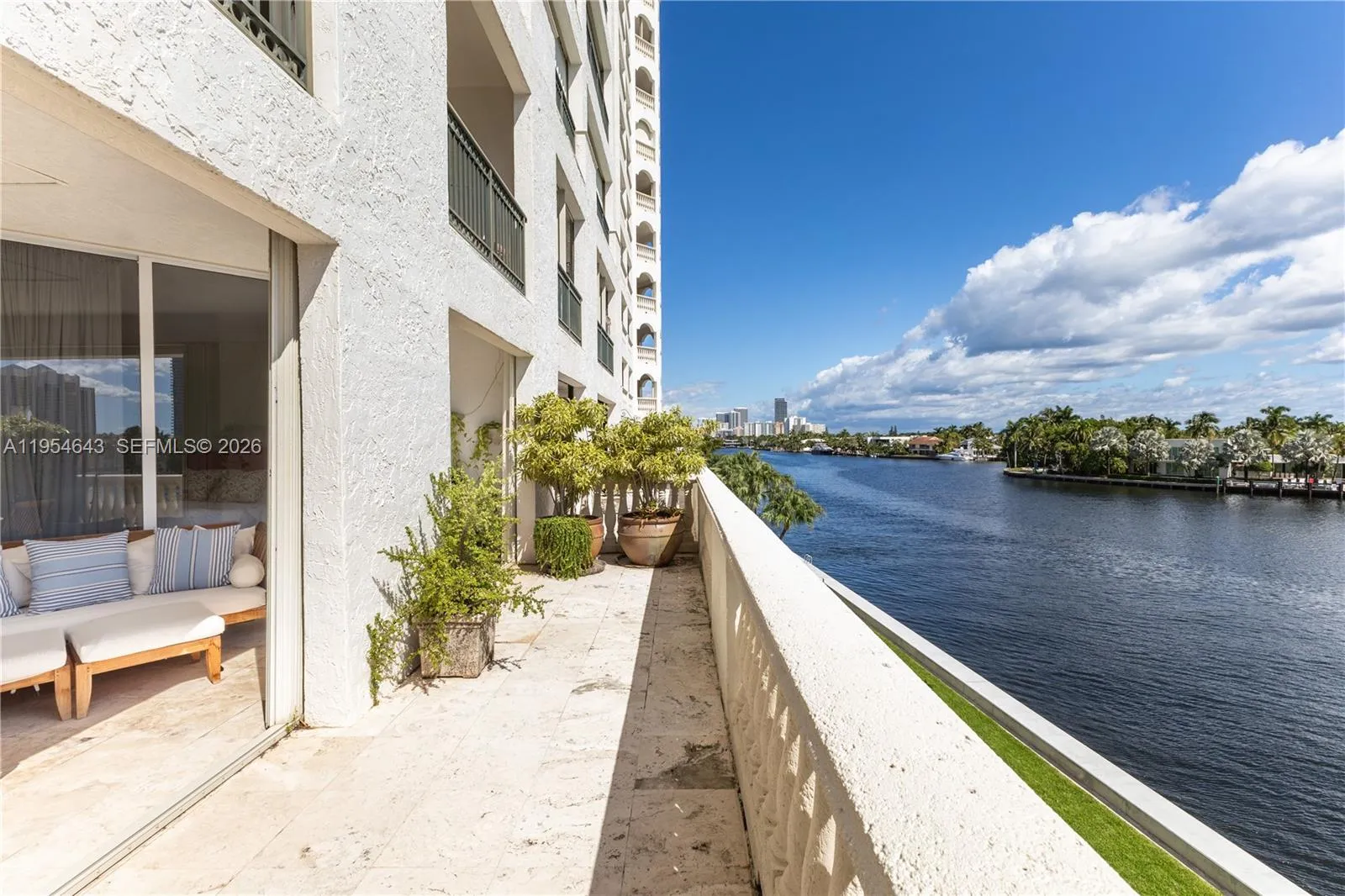 Listing  20165 NE 39th Place 303 & 204, Aventura, FL 33180, Aventura, FL 33180