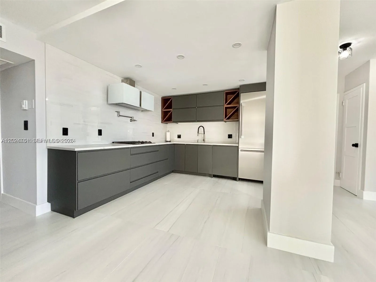 Listing  2030 S Ocean Drive 806, Hallandale Beach, FL 33009, Hallandale Beach, FL 33009